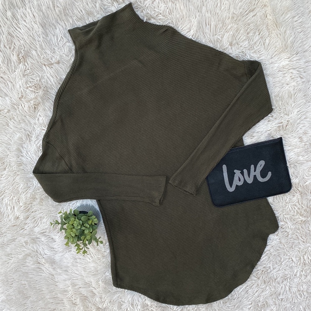 Active USA Ribbed Funnel Neck Top 💗 Olive